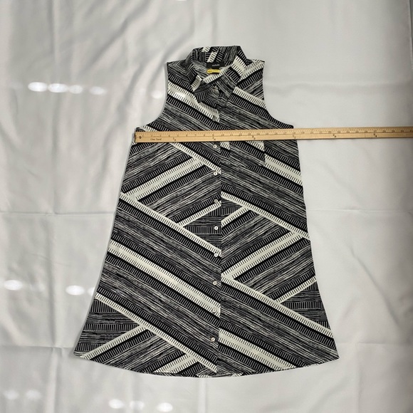 Like New! Alfani Dress Sleeveless - Picture 5 of 10